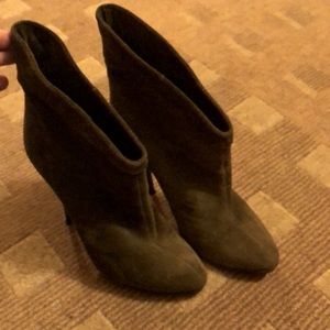 Green Giuseppe Zanotti ankle booties!